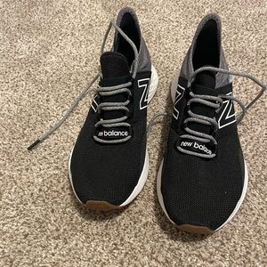 Like new Mens New Balance Sneakers